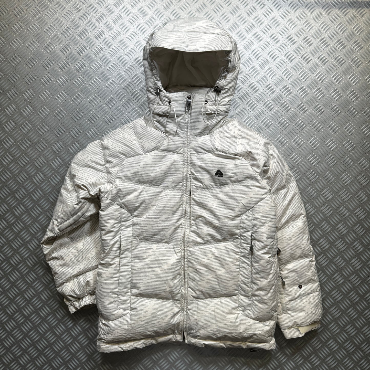 Early 2000’s Nike ACG White Lines Jacket - Large / Extra Large