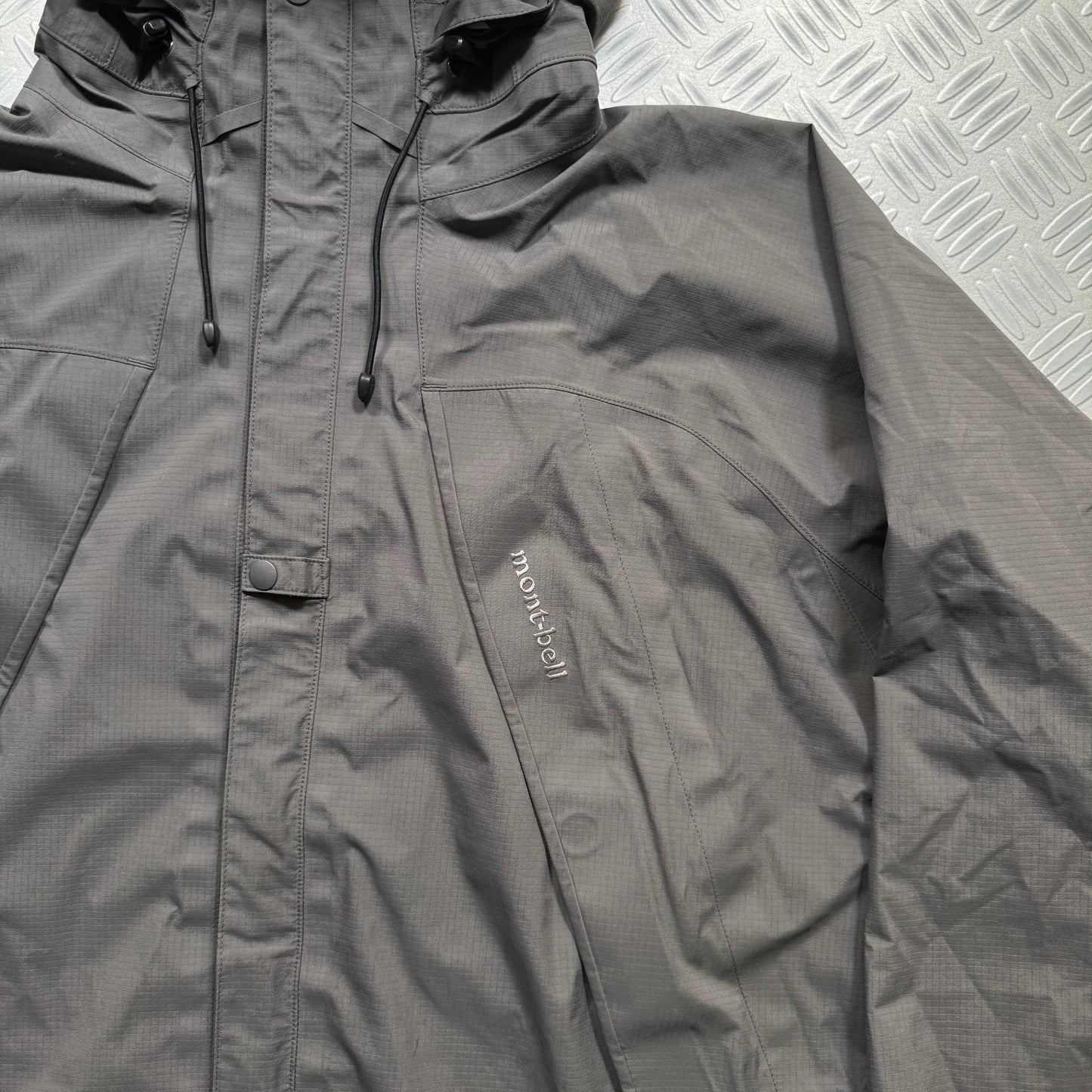 Early 2000’s Montbell Grey Magnetic Pocket Shell Jacket - Medium / Large