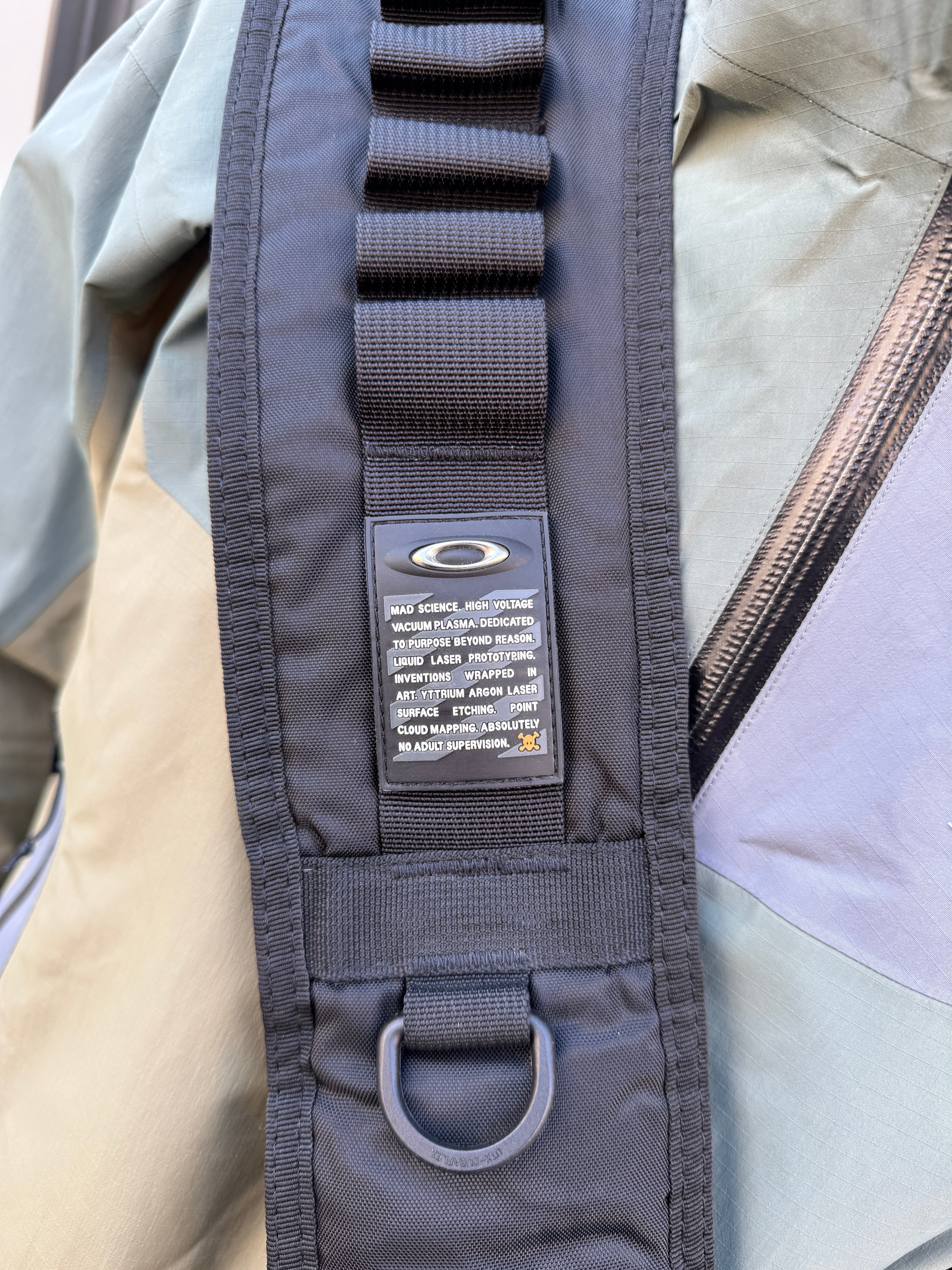 Early 2000's Oakley Jet Black Sandbag Sling – Holsales