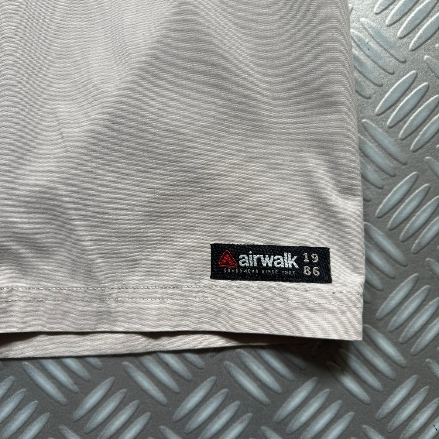 Early 2000's Airwalk Panelled Short Sleeve Shirt - Medium / Large