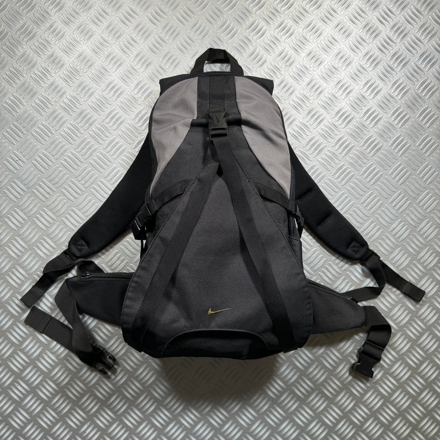 Early 2000's Nike Outer Strap Back Pack