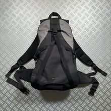 Charger l&#39;image dans la galerie, Early 2000&#39;s Nike Outer Strap Back Pack