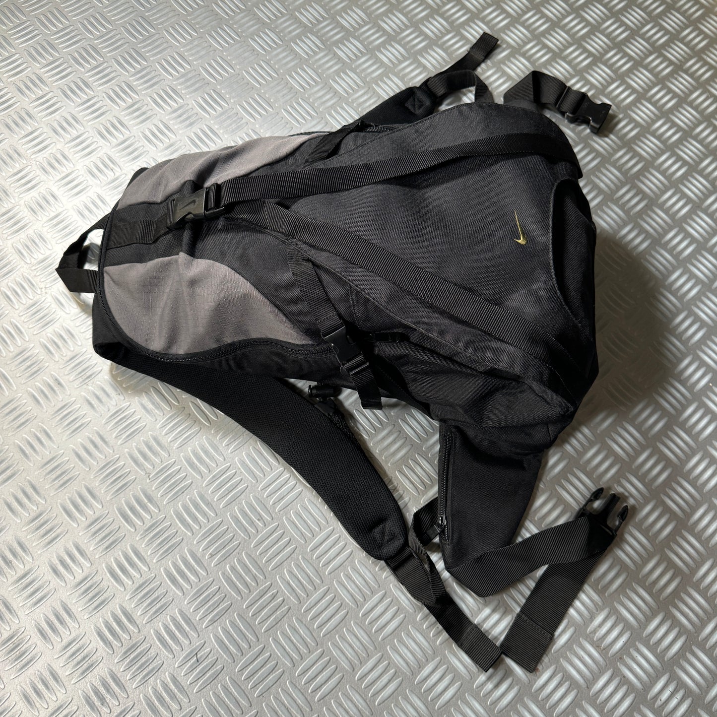 Early 2000's Nike Outer Strap Back Pack