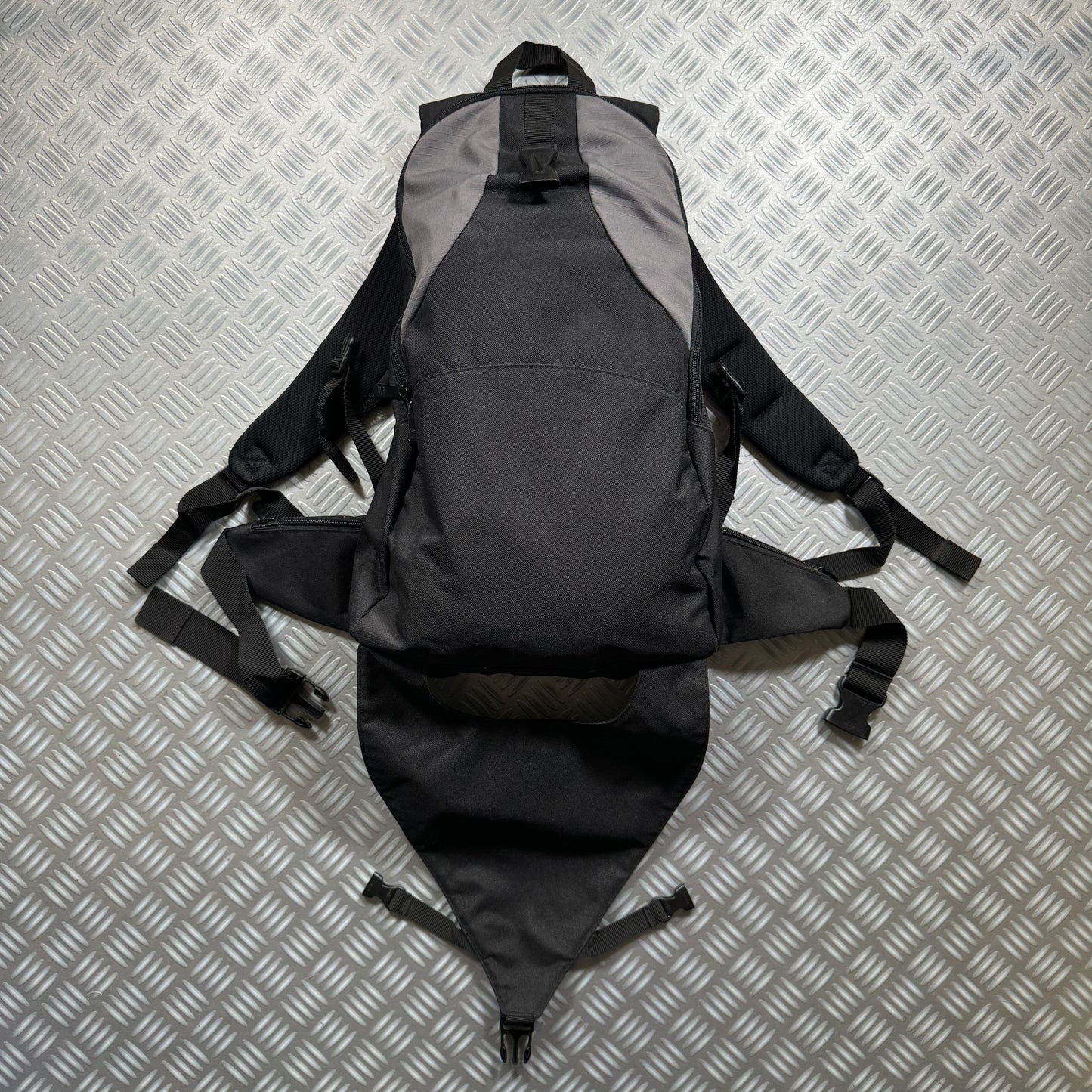 Early 2000's Nike Outer Strap Back Pack