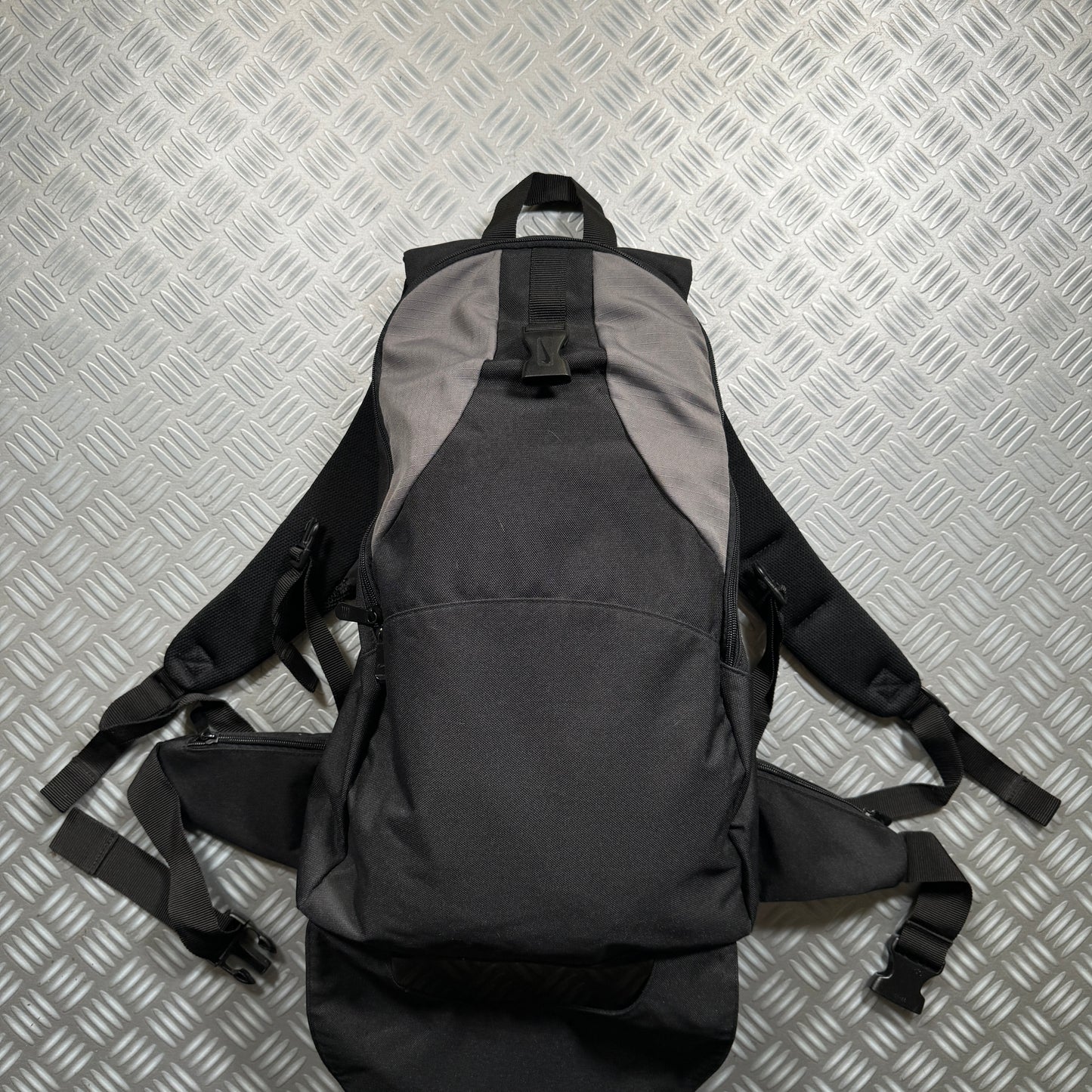 Early 2000's Nike Outer Strap Back Pack