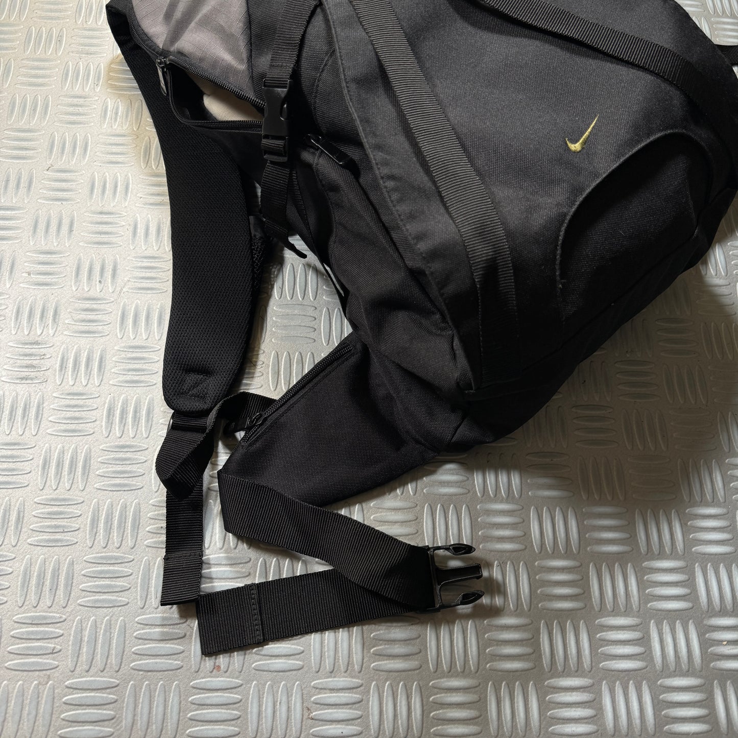 Early 2000's Nike Outer Strap Back Pack