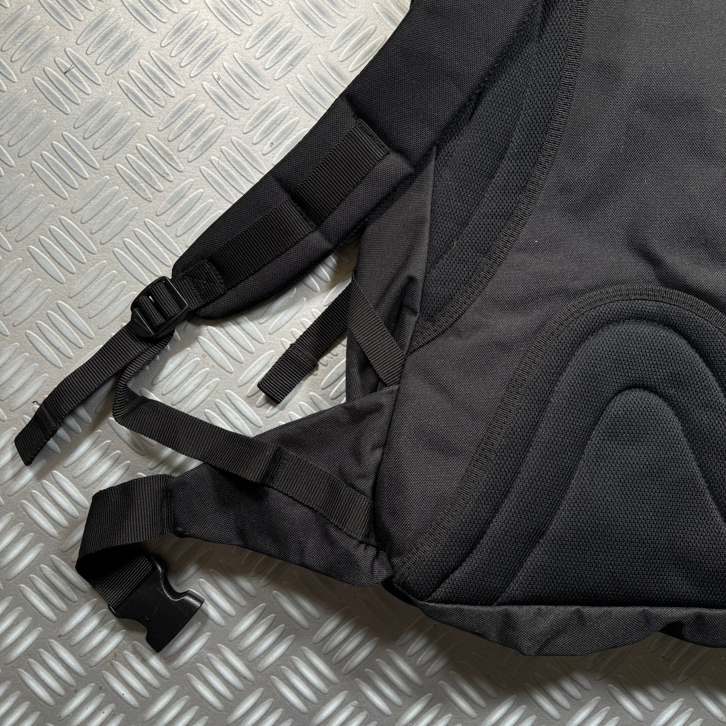 Early 2000's Nike Outer Strap Back Pack