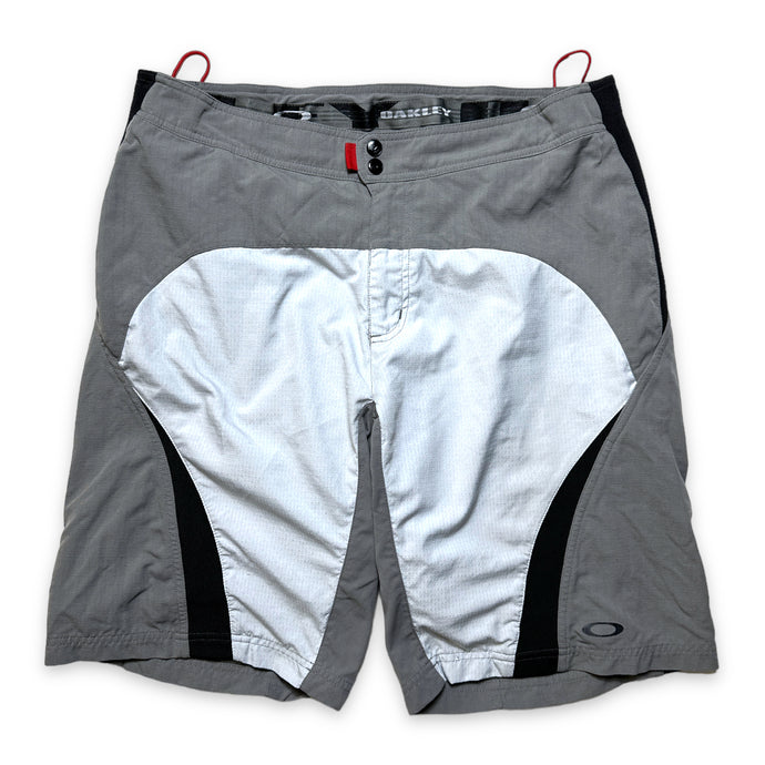 Oakley Panelled Stash Pocket Shorts - 34-36
