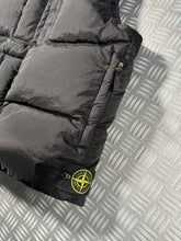 画像をギャラリービューアに読み込む, Stone Island Jet Black Compass Panelled Padded Gilet - Large / Extra Large