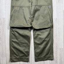 Carica l&#39;immagine nel visualizzatore di Gallery, Early 2000&#39;s Final Home 3D Pocket Khaki Pant - 30&quot; Waist