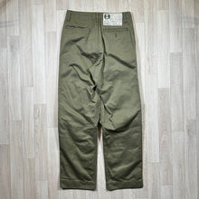 Load image into Gallery viewer, Early 2000&#39;s Final Home 3D Pocket Khaki Pant - 30&quot; Waist