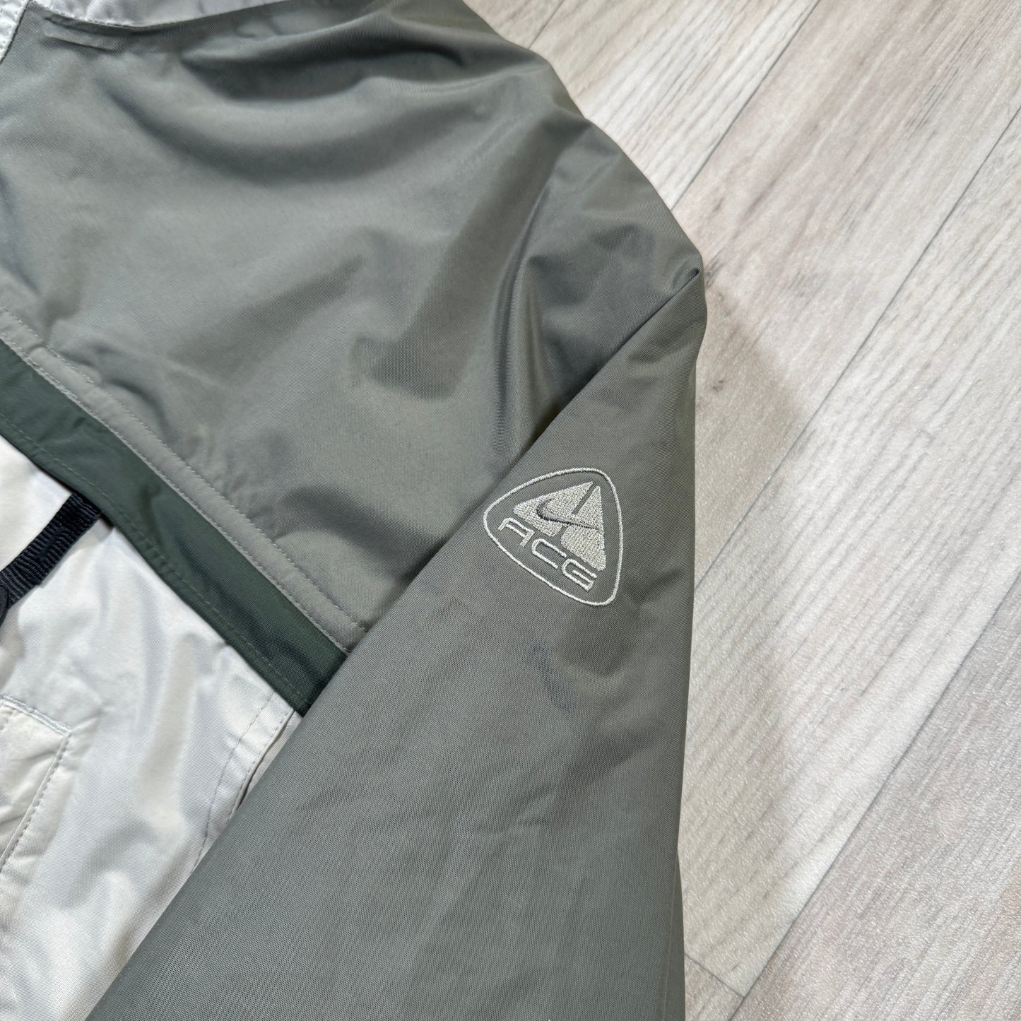 Early 2000's Nike ACG Insulated Jacket - Medium / Large