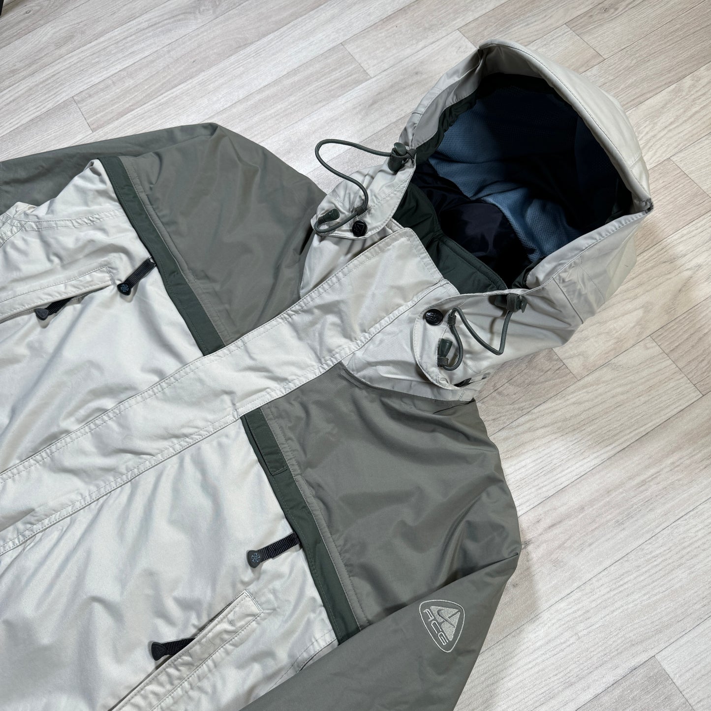 Early 2000's Nike ACG Insulated Jacket - Medium / Large
