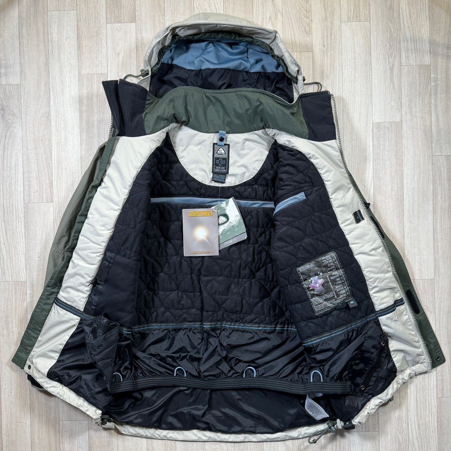 Early 2000's Nike ACG Insulated Jacket - Medium / Large