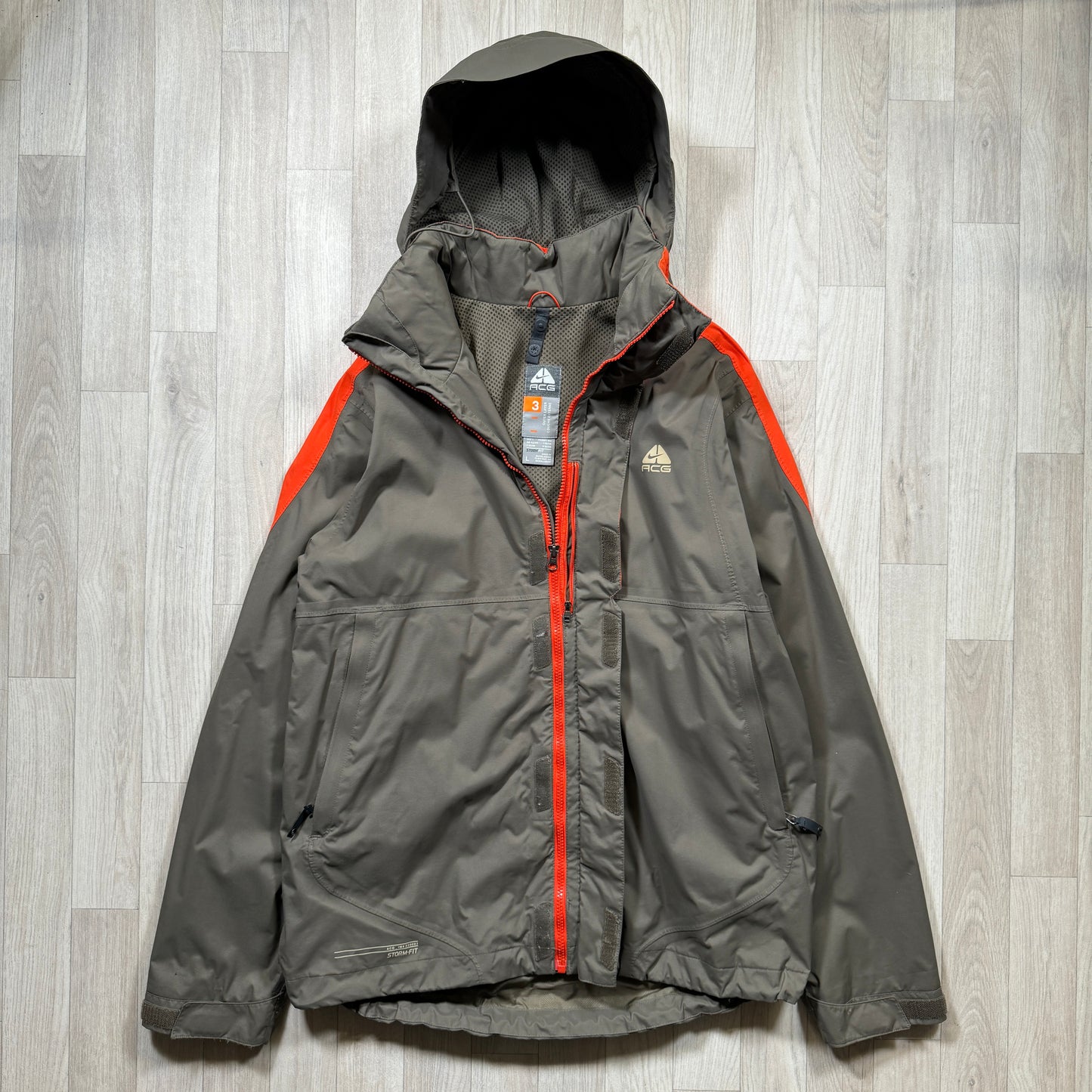 Early 2000's Nike ACG Asymmetric Panel Jacket - Medium / Large