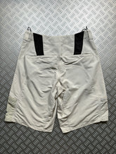 Carica l&#39;immagine nel visualizzatore di Gallery, Early 2000&#39;s Oakley Ventilated Shorts - Large