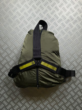 Charger l&#39;image dans la galerie, AW99&#39; Prada Sport Khaki 2in1 Technical Padded Jacket/Tri-Harness Bag - Extra large