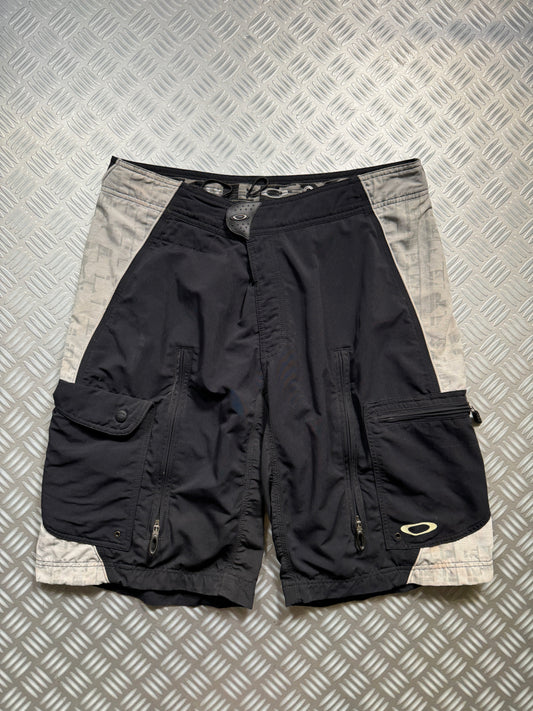 Early 2000's Oakley Software Ventilated Cargo Shorts - Large