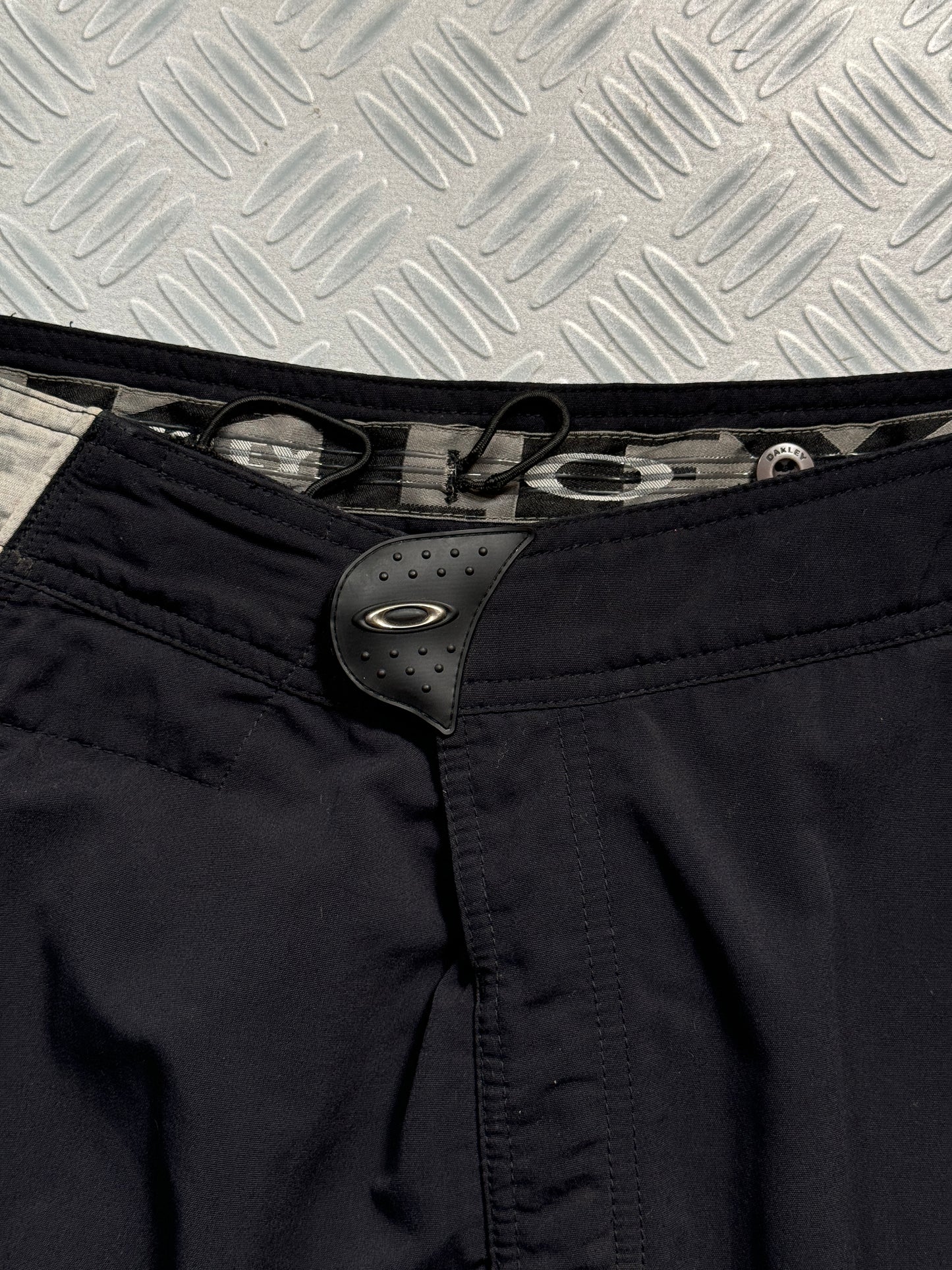 Early 2000's Oakley Software Ventilated Cargo Shorts - Large
