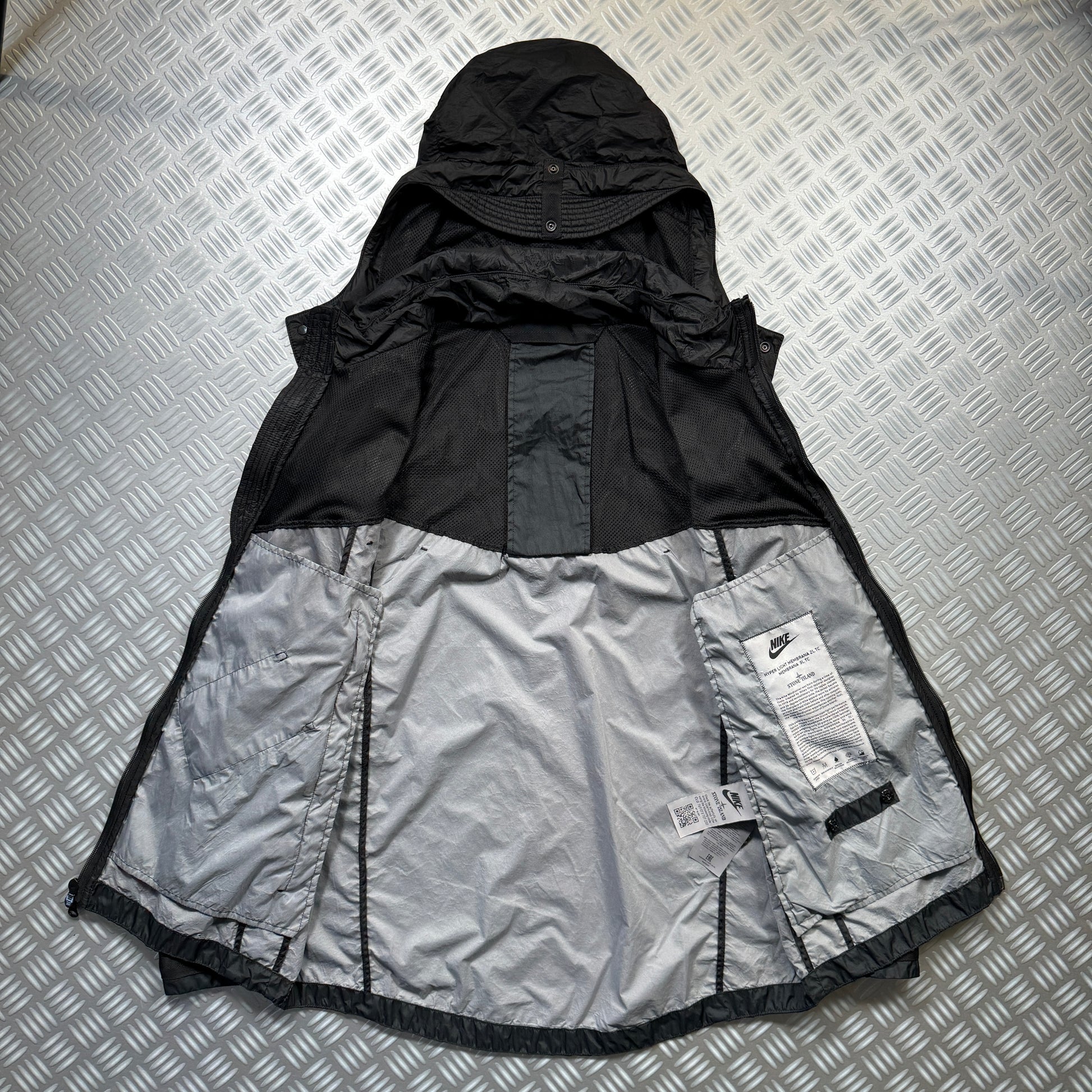Stone Island x Nike Hyper-Light Membrana 2L TC Windrunner Jet Black Sample Jacket Large
