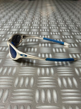 Carica l&#39;immagine nel visualizzatore di Gallery, Early 2000&#39;s Oakley Twenty XX Silver Ice Iridium Sunglasses