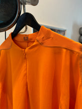 Charger l&#39;image dans la galerie, 2003 Nike Bright Orange Panelled Sports Tee