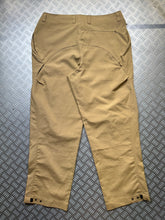 Charger l&#39;image dans la galerie, Early 2000&#39;s Nike Beige Camel Articulated Knee Dart Stash Pocket Pant