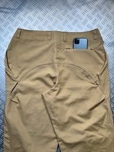 Charger l&#39;image dans la galerie, Early 2000&#39;s Nike Beige Camel Articulated Knee Dart Stash Pocket Pant - Extra Large