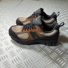 Carica l&#39;immagine nel visualizzatore di Gallery, The Basement x New Balance 2002R Brown/Beige - UK7 / US8