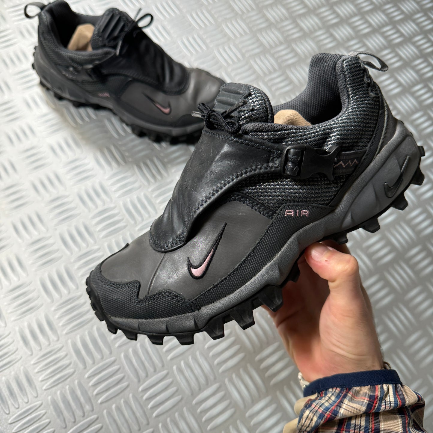 Early 2000's Nike ACG Pink/Grey Phassad - UK4 / US6.5