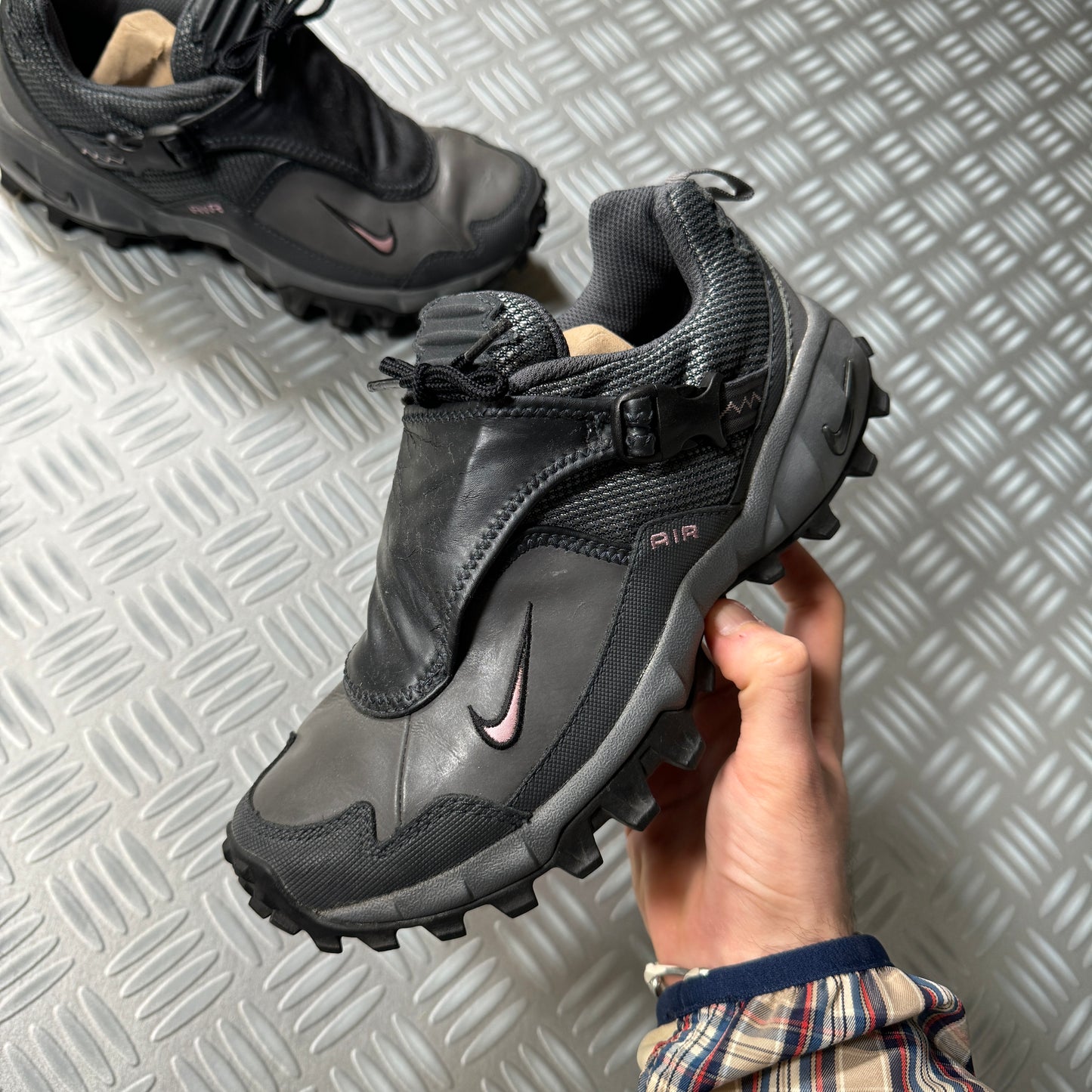 Early 2000's Nike ACG Pink/Grey Phassad - UK4 / US6.5