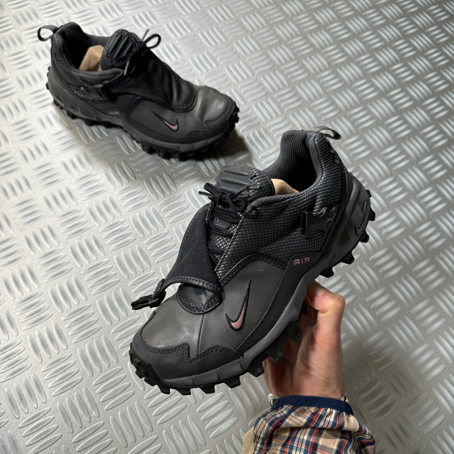 Early 2000's Nike ACG Pink/Grey Phassad - UK4 / US6.5