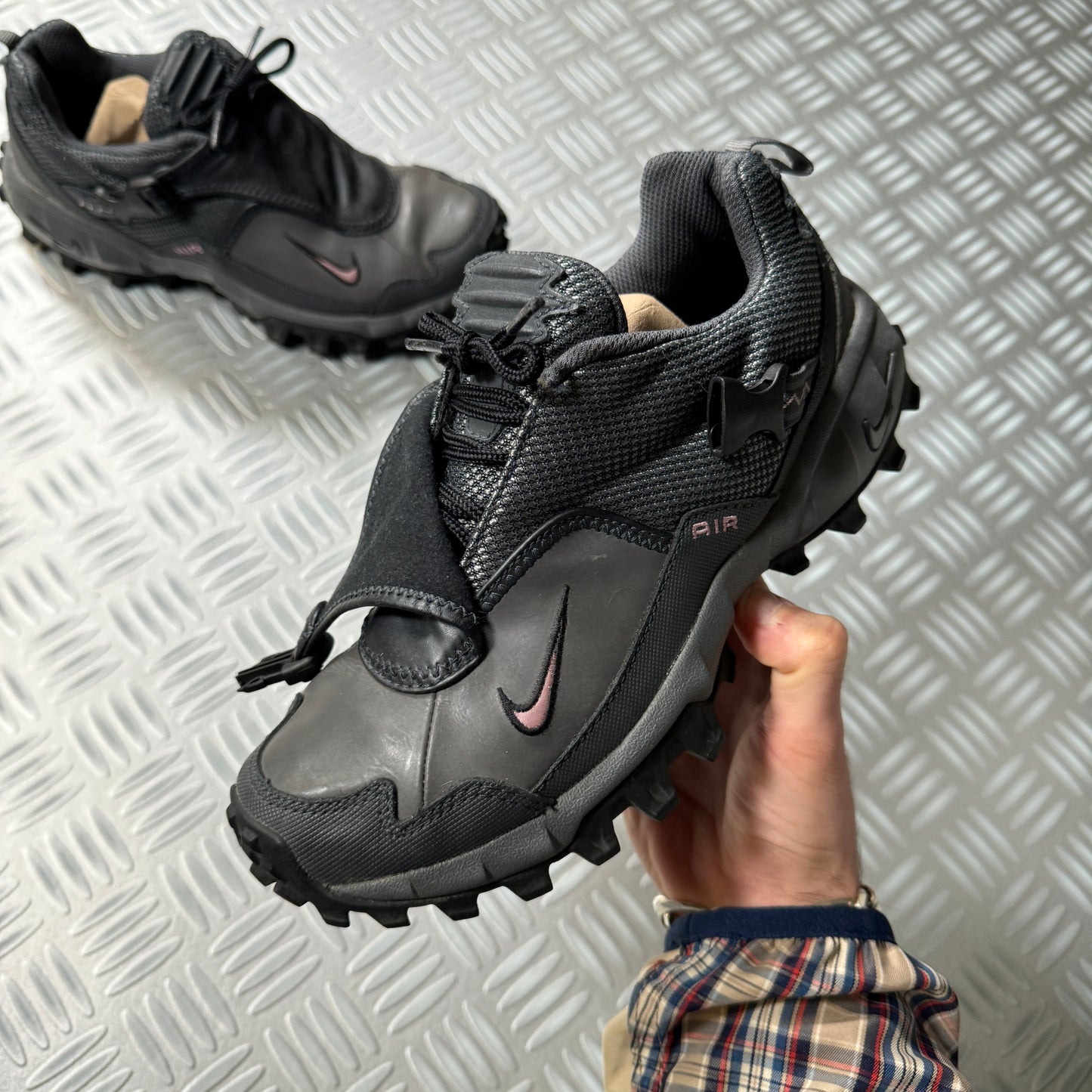 Early 2000's Nike ACG Pink/Grey Phassad - UK4 / US6.5