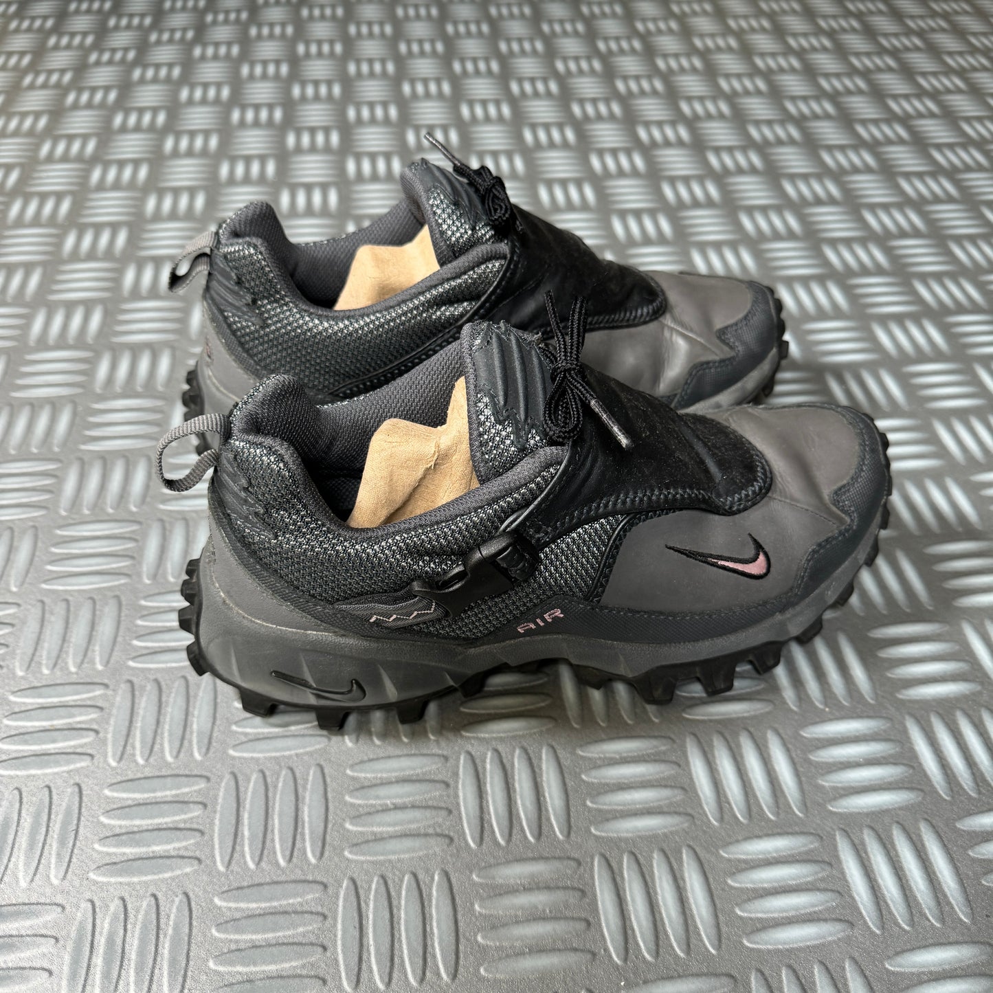 Early 2000's Nike ACG Pink/Grey Phassad - UK4 / US6.5