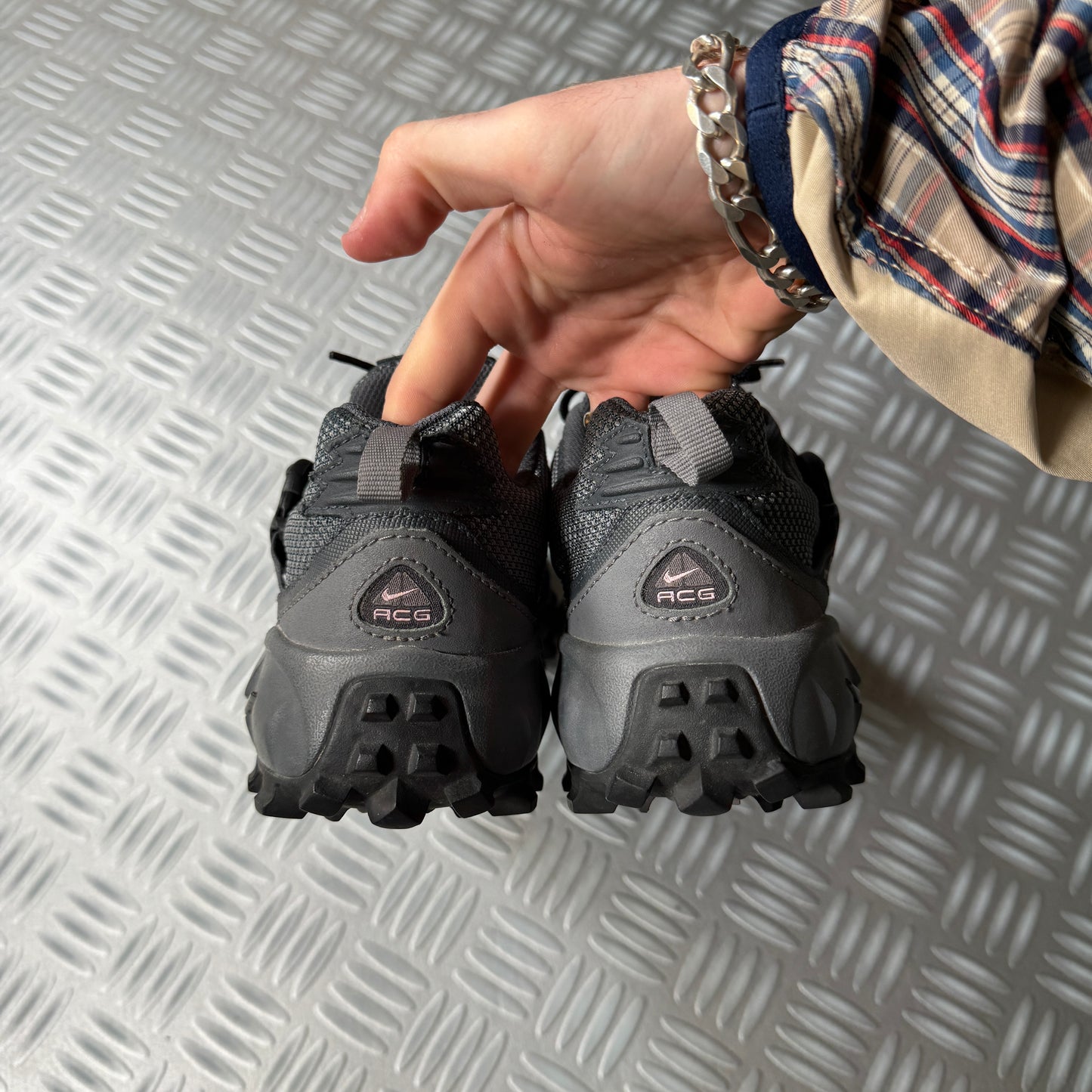 Early 2000's Nike ACG Pink/Grey Phassad - UK4 / US6.5