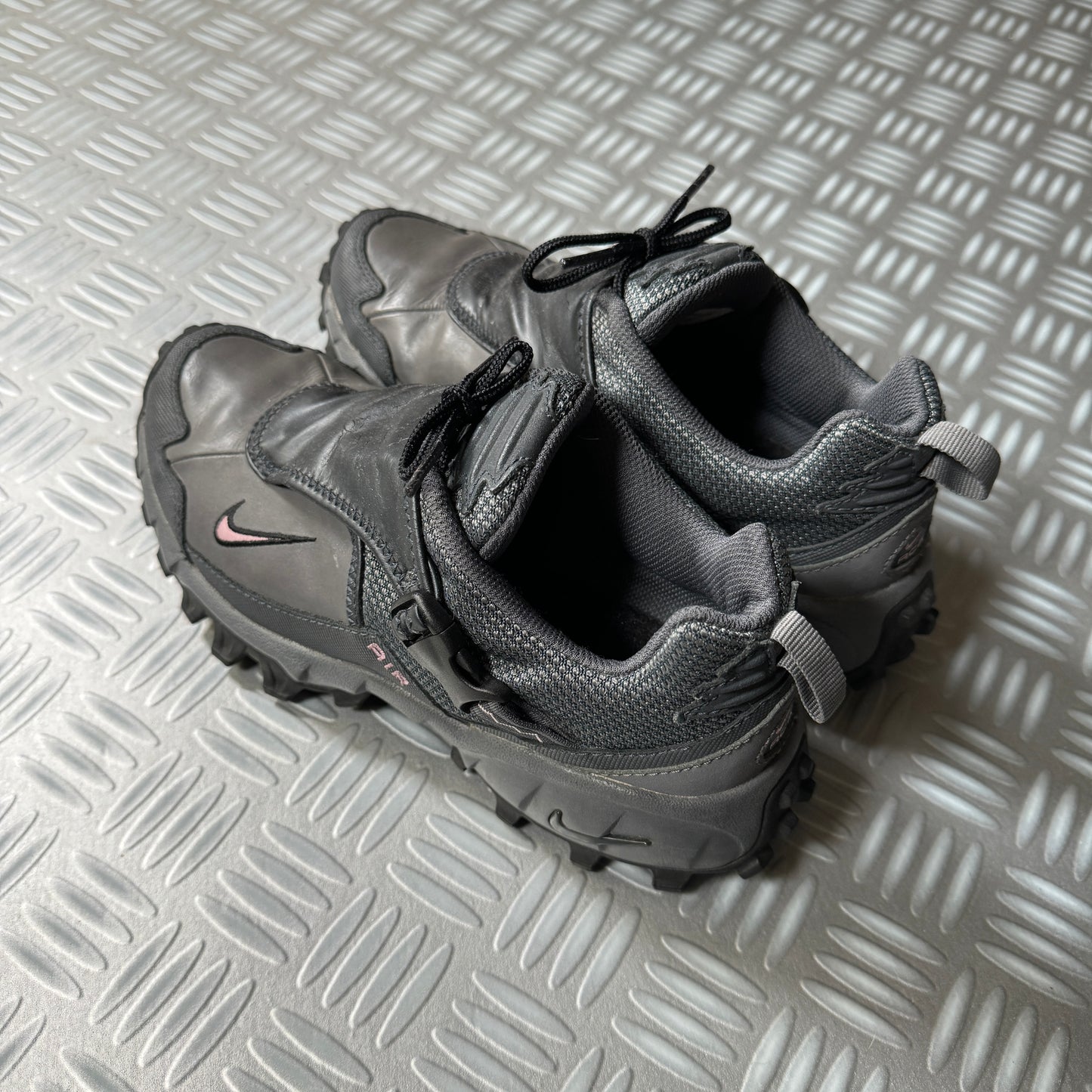 Early 2000's Nike ACG Pink/Grey Phassad - UK4 / US6.5