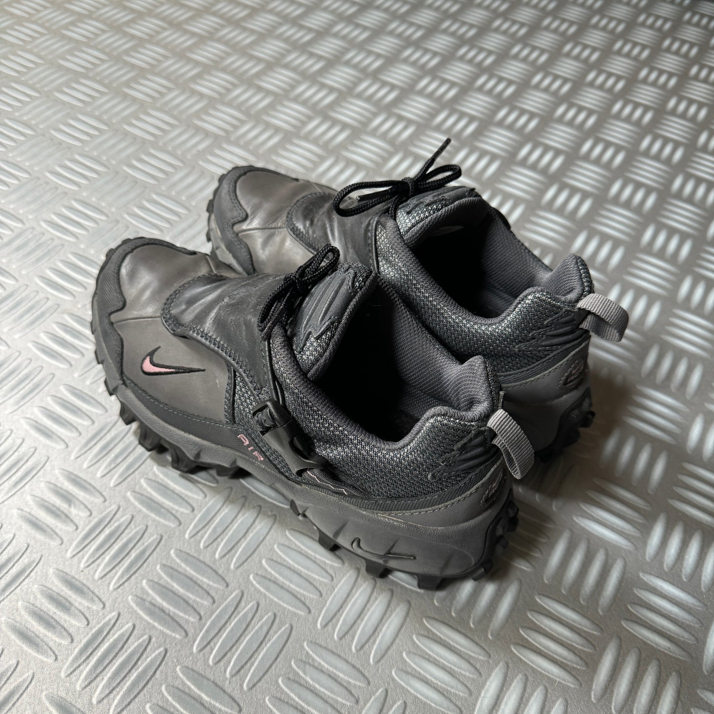 Early 2000's Nike ACG Pink/Grey Phassad - UK4 / US6.5