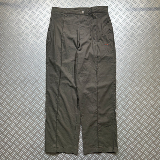 Early 2000's Nike Khaki Baggy Pleated Bottoms - 34-36" Waist