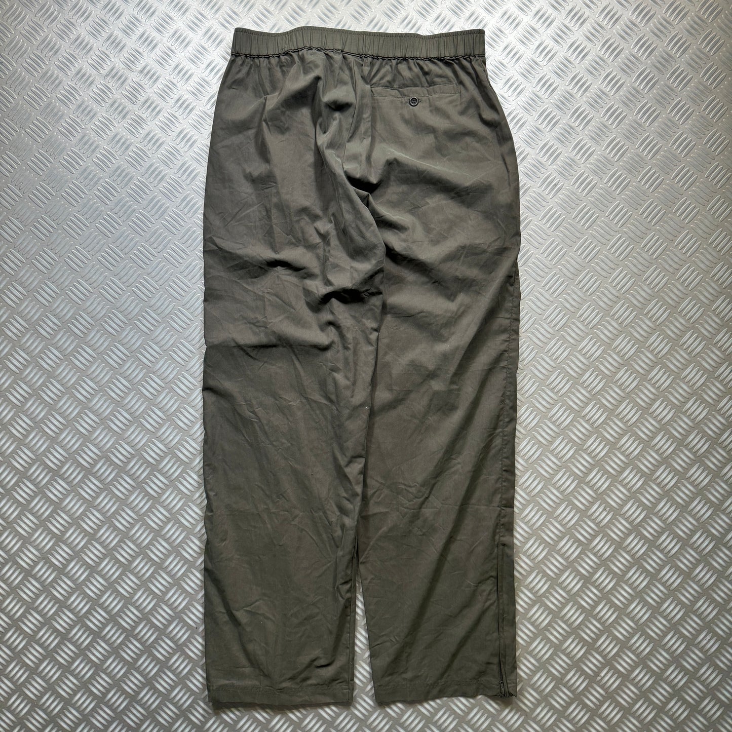 Early 2000's Nike Khaki Baggy Pleated Bottoms - 34-36" Waist