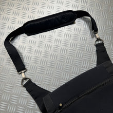 画像をギャラリービューアに読み込む, Burton Multi-Compartment Sling Bag