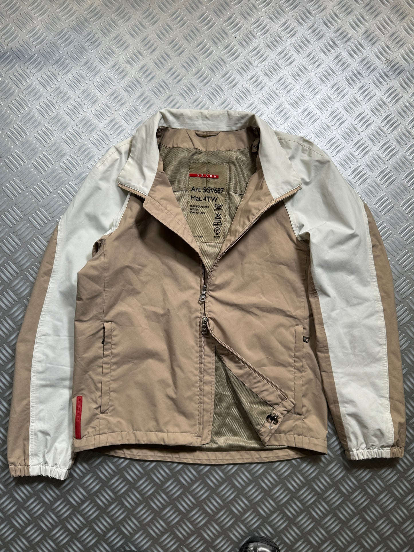 Early 2000's Prada Sport White/Beige Gore-Tex Jacket - Medium