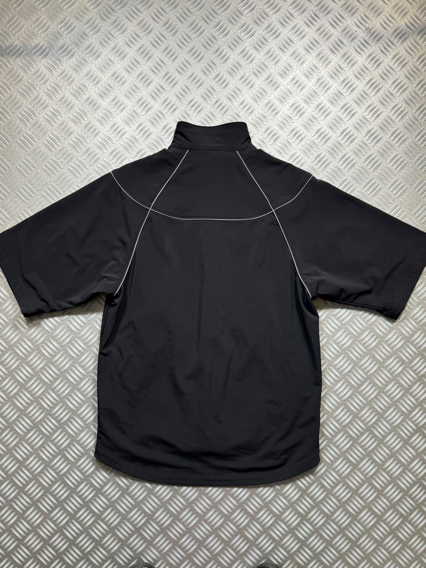 Early 2000's Nike Zipped Short Sleeve - Medium