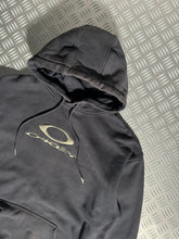 Carica l&#39;immagine nel visualizzatore di Gallery, Early 2000&#39;s Oakley Spellout Hoodie - Large / Extra Large