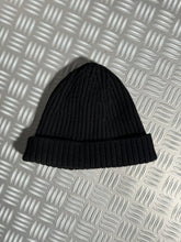 画像をギャラリービューアに読み込む, Early 2000&#39;s Prada Sport Jet Black Knitted Beanie