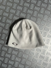 Charger l&#39;image dans la galerie, Early 2000&#39;s Oakley White Beanie