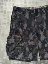 Charger l&#39;image dans la galerie, Maharishi x Futura x Quiksilver Pointman Camo Shorts - 34&quot; Waist