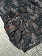 Charger l&#39;image dans la galerie, Maharishi x Futura x Quiksilver Pointman Camo Shorts - 34&quot; Waist