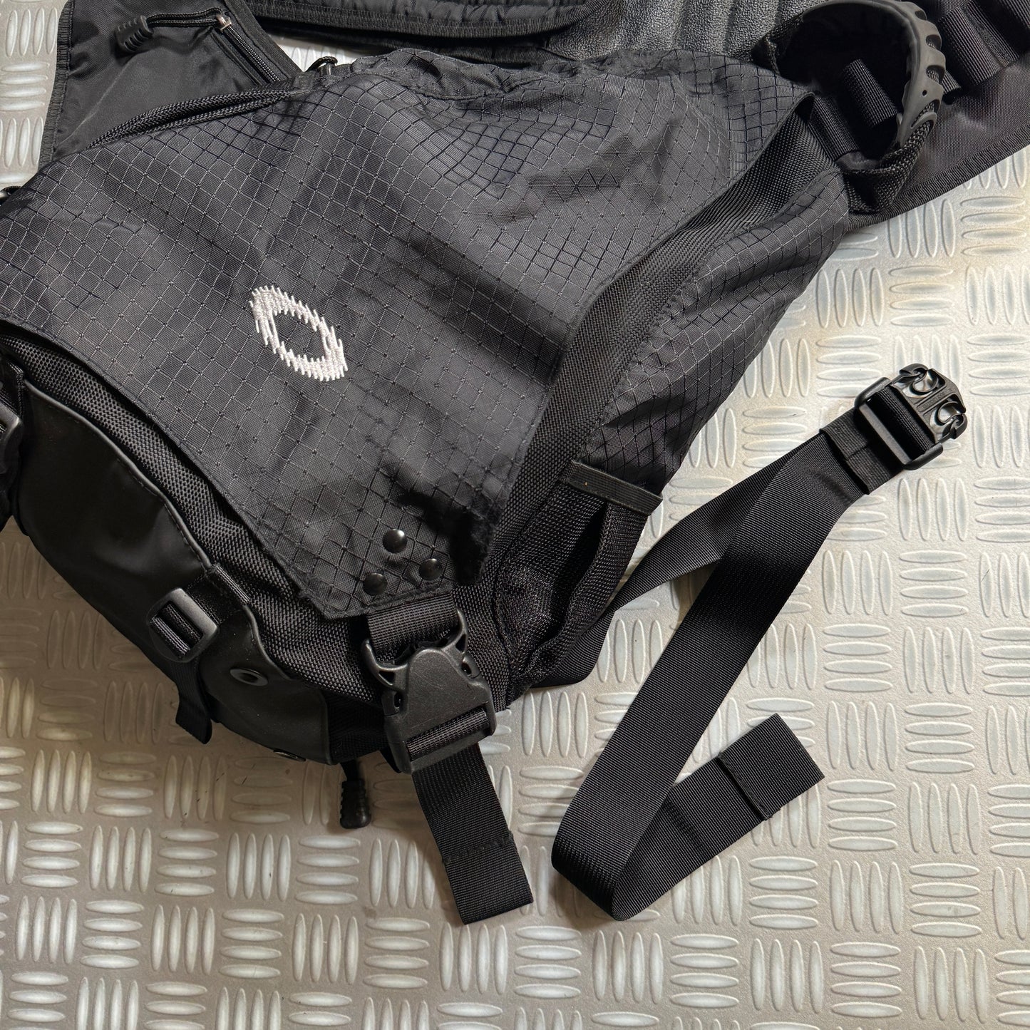 Early 2000's Oakley Jet Black Sandbag Sling