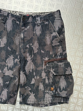 Charger l&#39;image dans la galerie, Maharishi x Futura x Quiksilver Pointman Camo Shorts - 34&quot; Waist