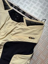 Load image into Gallery viewer, Early 2000&#39;s Oakley Technical Ventilated Shorts - Medium